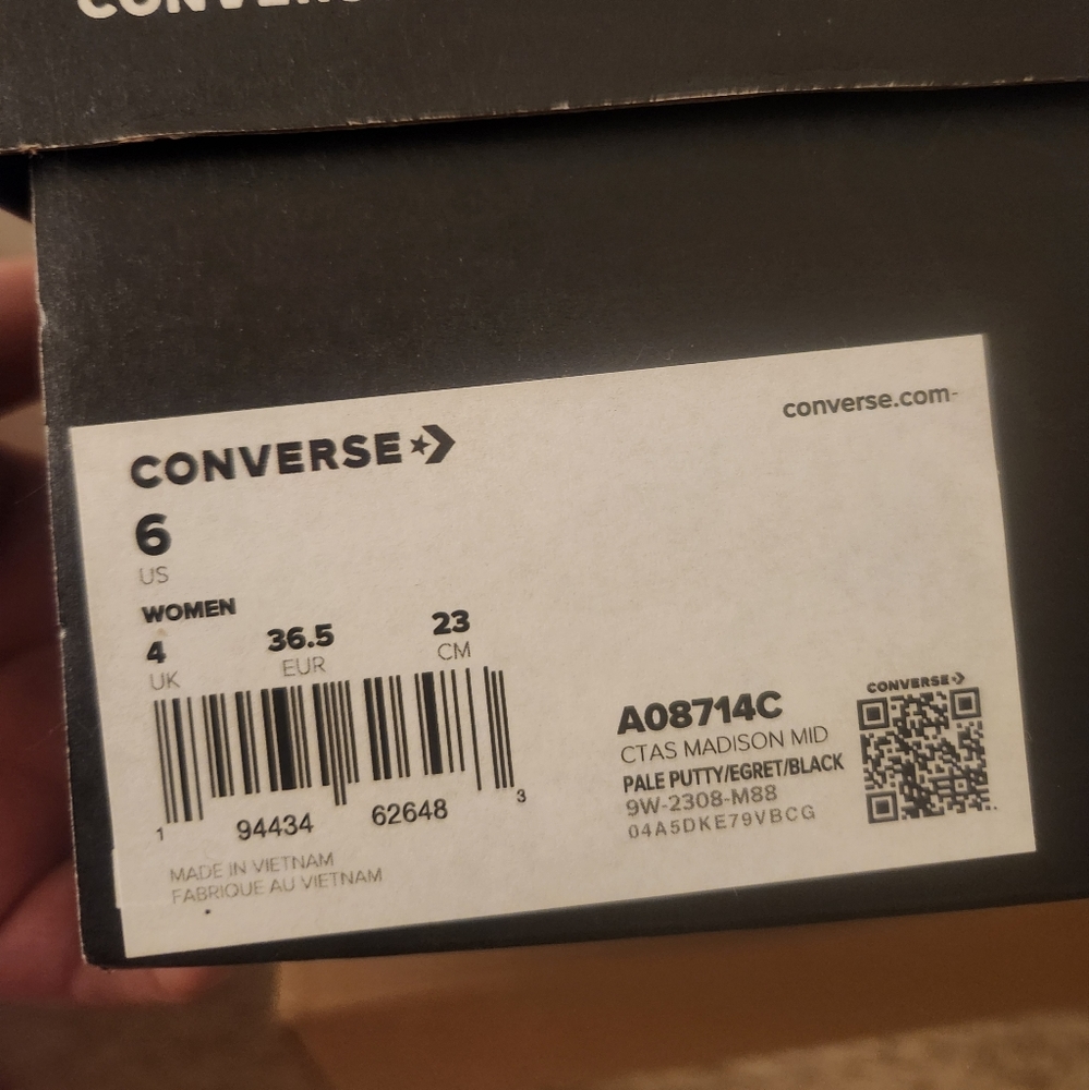 Converse - Picture 3 of 3